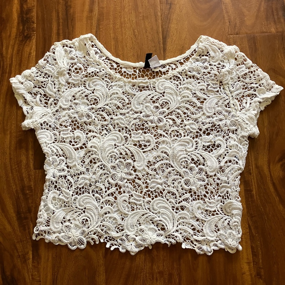 Divided Lace Crochet Top/Coverup M